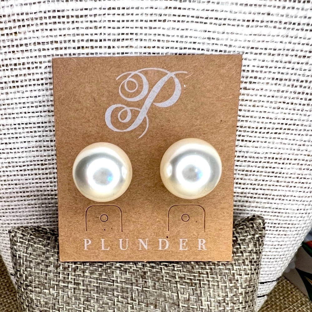 ***RETIRED*** Fifi Earrings